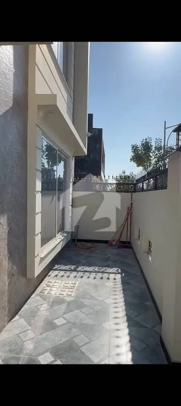 10 Marla House Available for Reservation in Top City 1