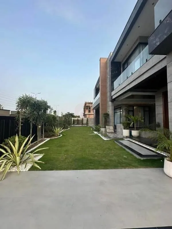Stunning 2 Kanal Fully Furnished Bungalow with Pool in DHA Lahore