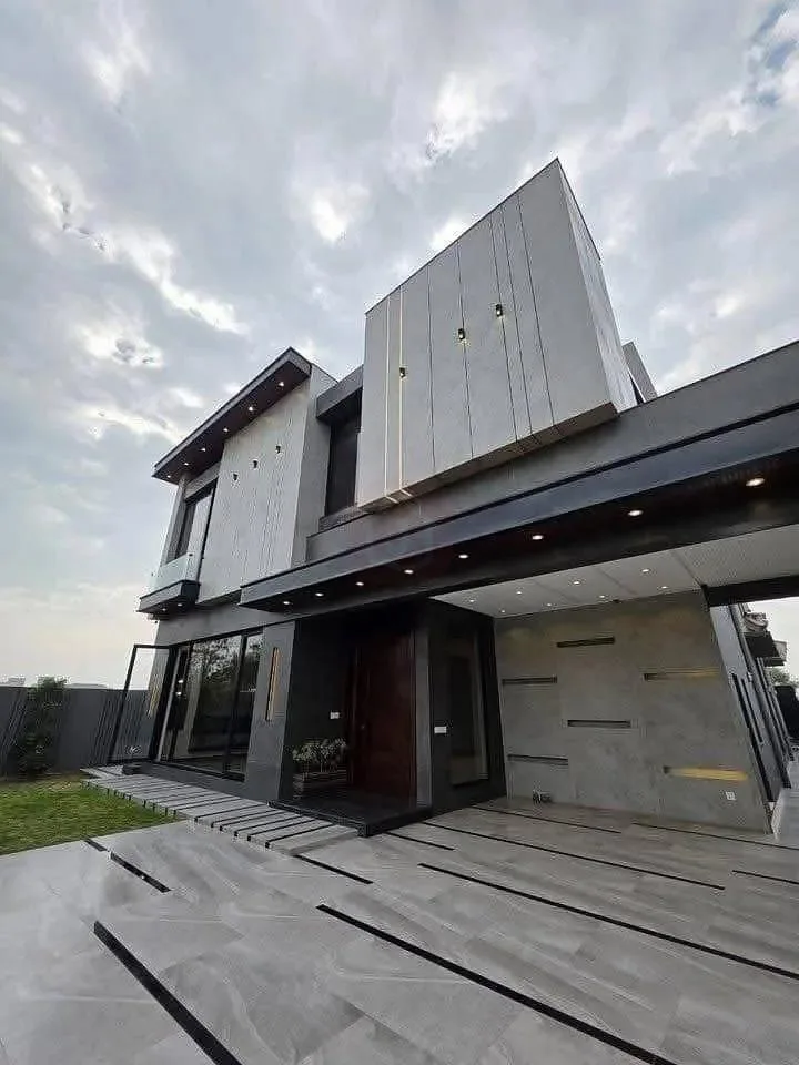 Stunning 1 Kanal Home Available in DHA Phase 2, Islamabad