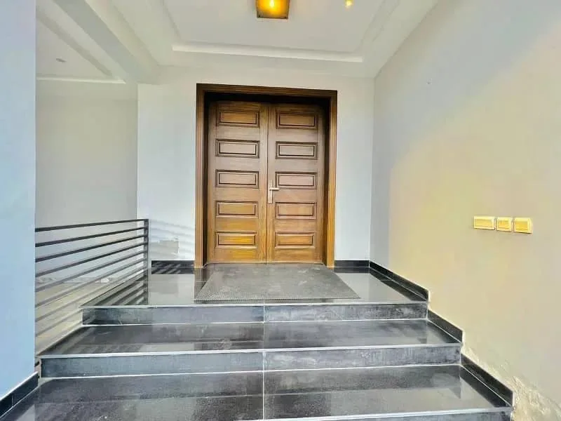 1.5 Kanal Premium Designer House Available for Purchase