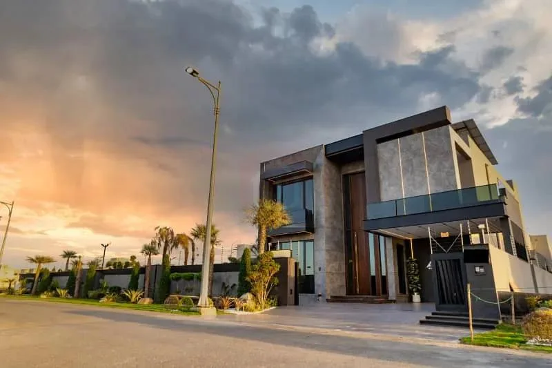 Stunning 2 Kanal Lawn with 1 Kanal Luxury Bungalow in DHA Lahore
