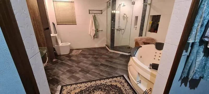 2 Kanal Beautiful Bungalow for Sale in DHA Lahore Near Park and Commercial Market