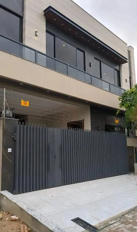 10 Marla House for Sale in Prime Location Close to Mosque, Park & Market