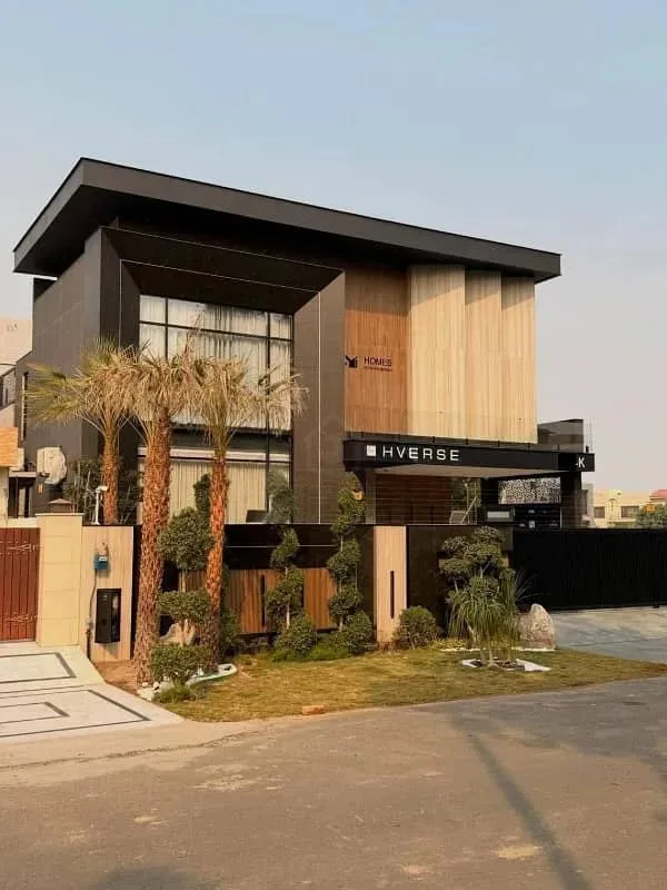 Luxurious One Kanal Bungalow with Basement and Pool in DHA Lahore