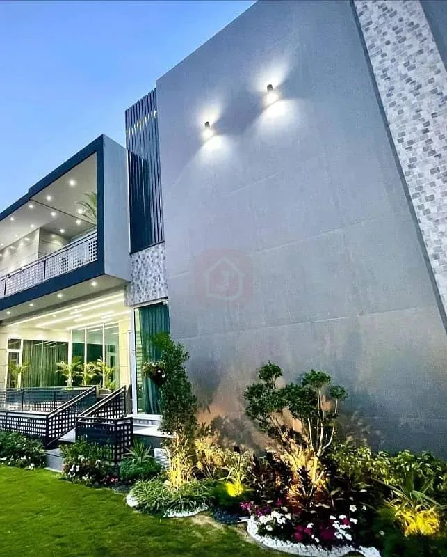 2 Kanal Luxury Bungalow with Full Basement and Amenities in DHA Lahore