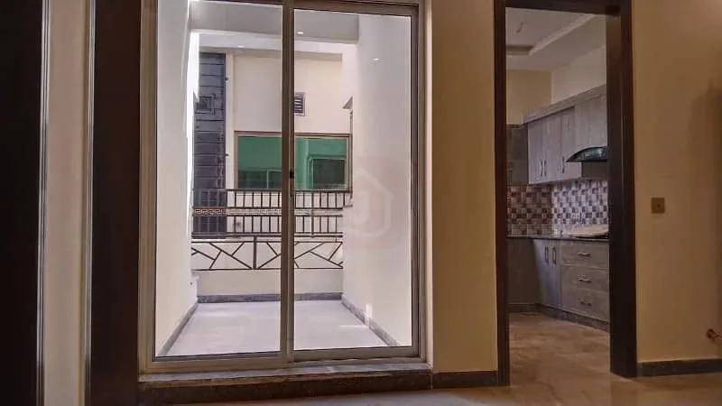 10 Marla House Available for Sale in Sector C1, Bahria Enclave Islamabad