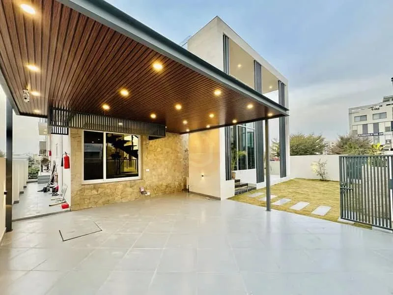 One Kanal Luxurious House with Pool in DHA Phase 2