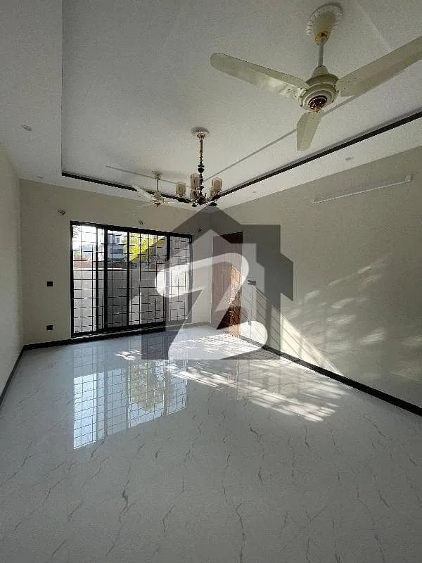 Stunning Mansion for Sale in A Block, Top City 1