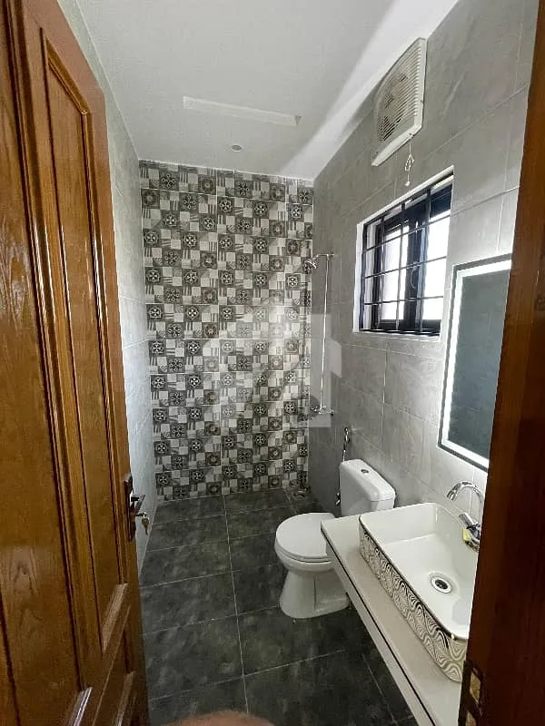 Stunning Mansion for Sale in A Block, Top City 1