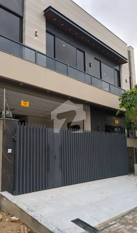 10 Marla House for Sale in Prime Location Close to Mosque, Park & Market