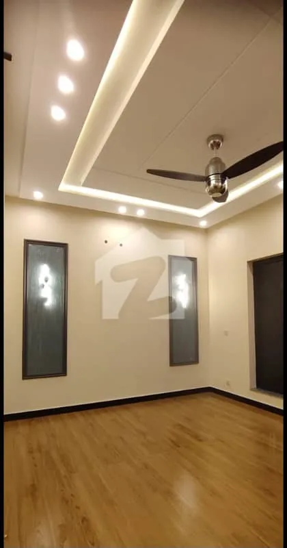 10 Marla House for Sale in Prime Location Close to Mosque, Park & Market