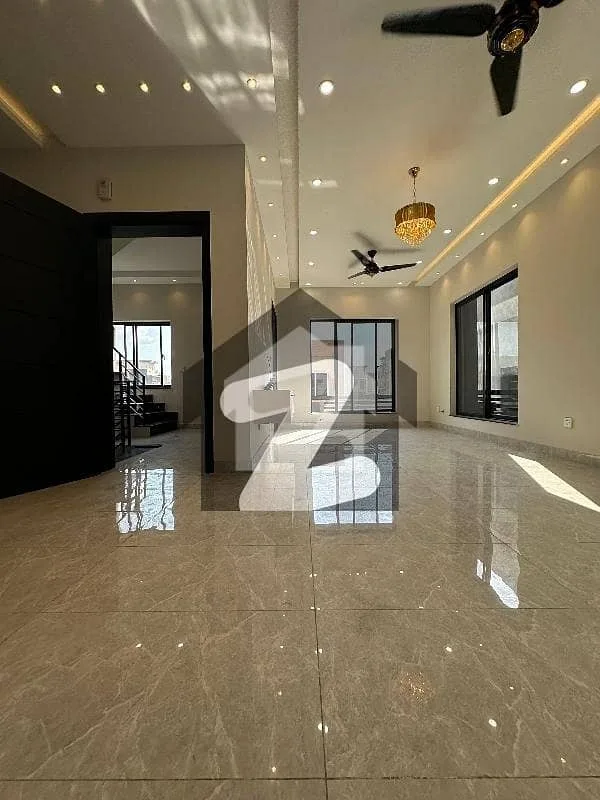 Stunning Corner 5 Marla Home Available for Purchase