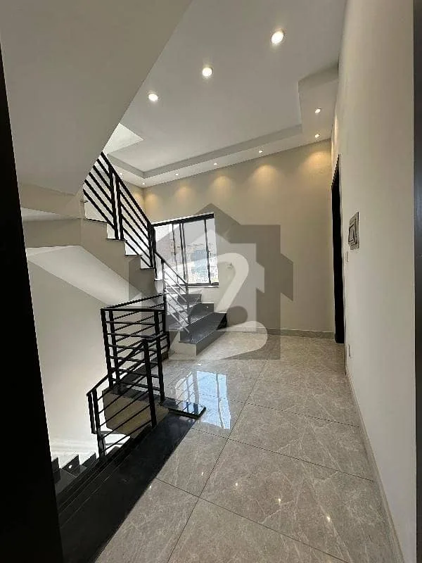 Stunning Corner 5 Marla Home Available for Purchase