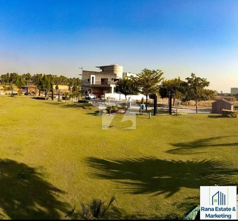 Central House Available in Top City 1 - Block I