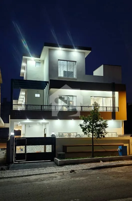 Newly Built 10 Marla Home Available for Purchase