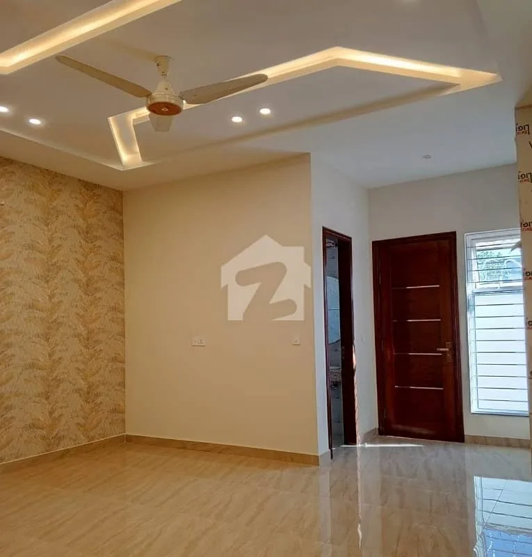 10 Marla Residence Available in Top City 1 - Block D