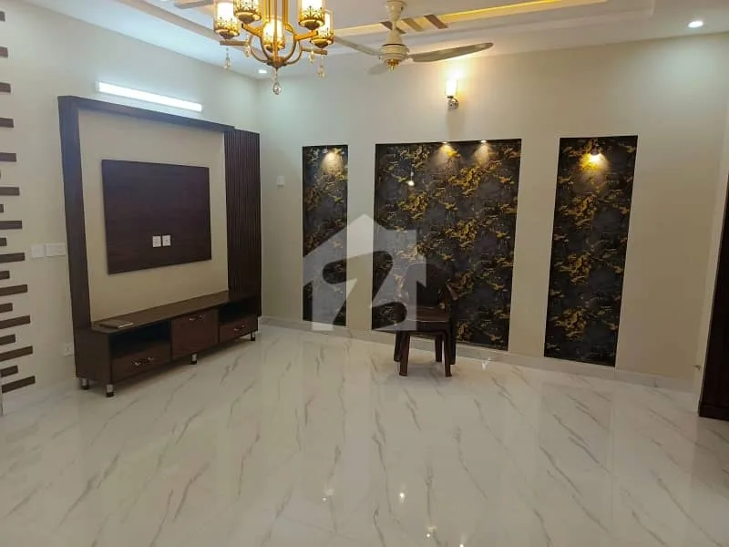 Brand New 10 Marla Sun-Faced Home in Top City 1