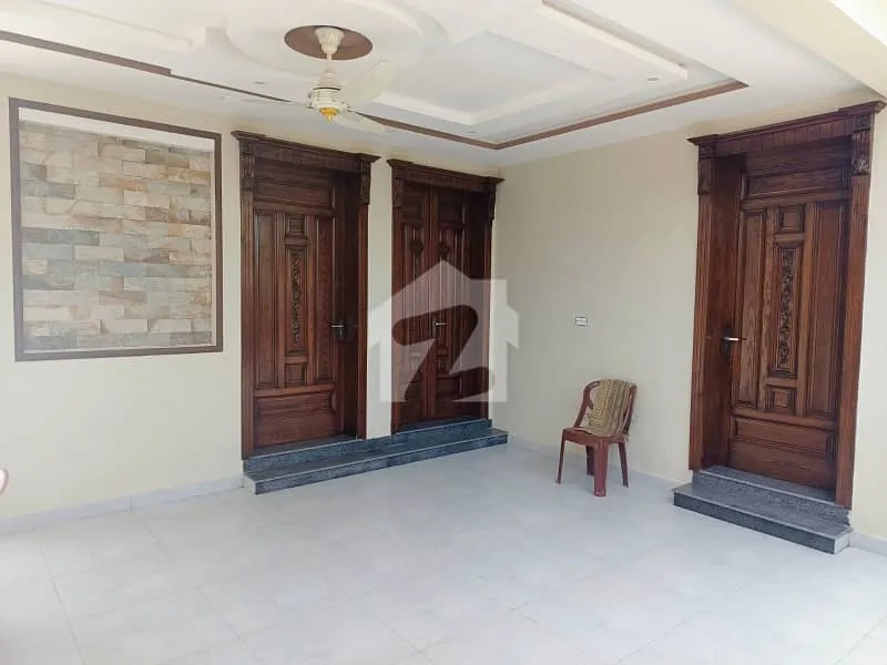 Brand New 10 Marla Sun-Faced Home in Top City 1