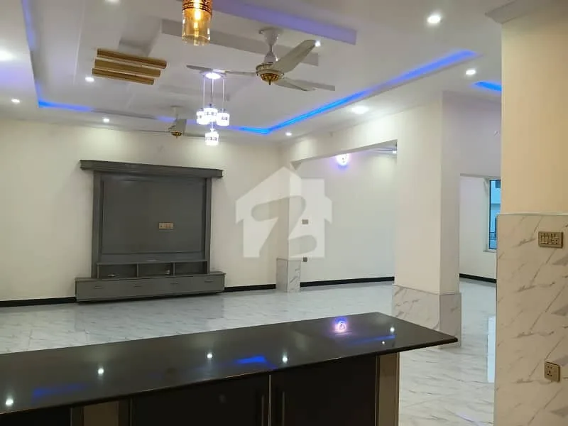 Brand New 10 Marla Sun-Faced Home in Top City 1
