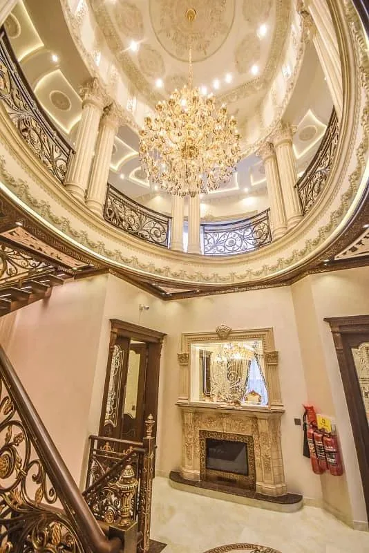 Exquisite 10 Marla Spanish Style Villa Available for Sale