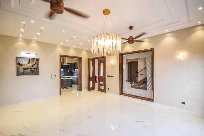 10 Marla Newly Built House in Prime Location Close to Park and Airport