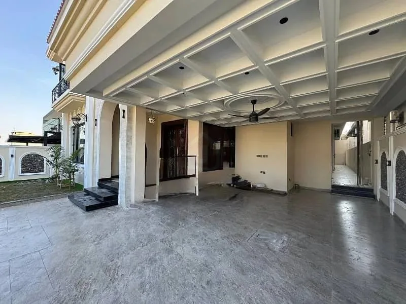 1 Kanal Stunning Victorian Style Home Available For Purchase