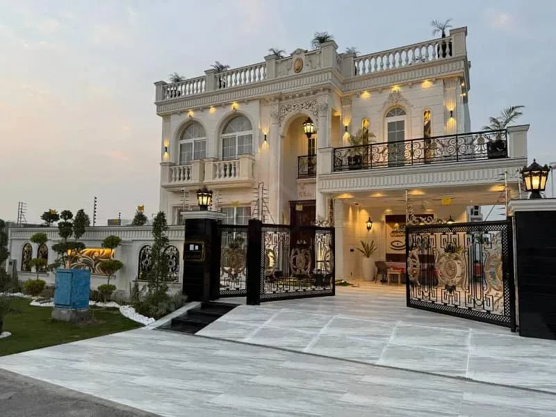 Stunning 1 Kanal Fully Furnished Luxurious Bungalow in DHA Phase 6