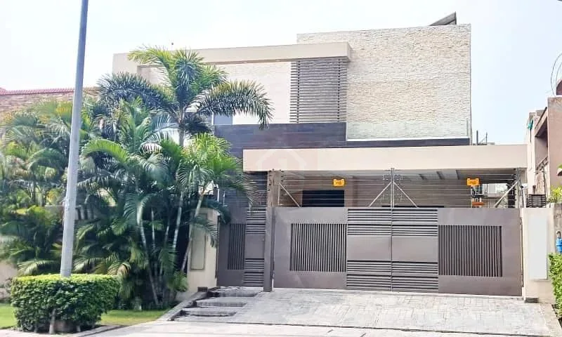 One Kanal Modern Bungalow for Sale in DHA Lahore with Solar and Servant Quarters