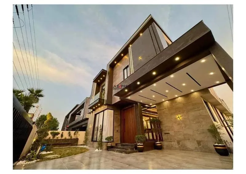 Stunning One Kanal Luxury Bungalow with 2 Servant Quarters for Sale in DHA Lahore