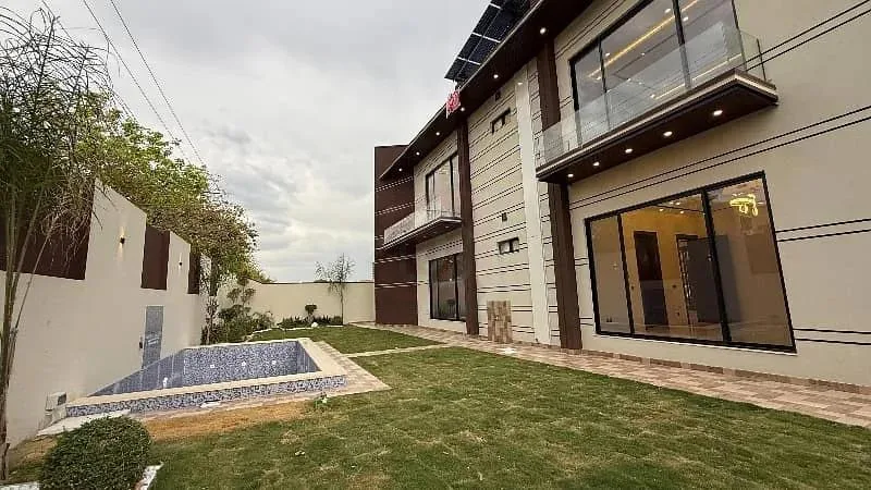 Contemporary 2.5 Kanal Mansion in DHA Defence Phase 2