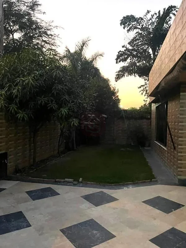 One Kanal Modern Bungalow for Sale in DHA Lahore