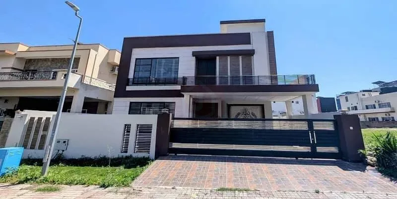 1 Kanal Double Unit House in Prime Location of DHA Phase 2