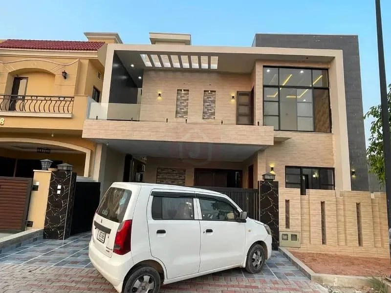 10 Marla House Available for Purchase in Bahria Enclave Sector C1, Islamabad Road A-2