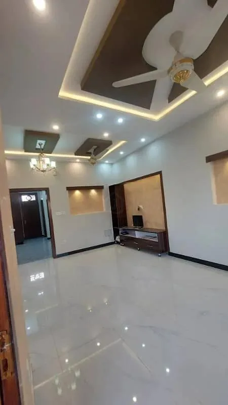 Elegant 5 Marla Home Available in DHA Defence