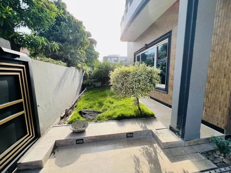 Well-Maintained Used House with Gas for Sale