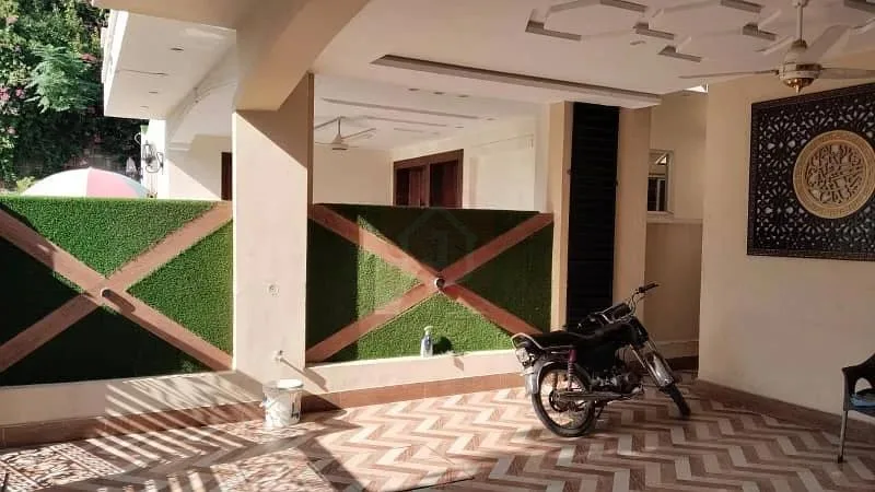 Stunning 10 Marla House Available for Sale in Bahria Enclave Sector C1