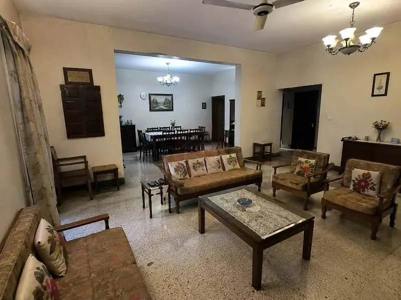 5 Kanal Demolishable House Available for Sale