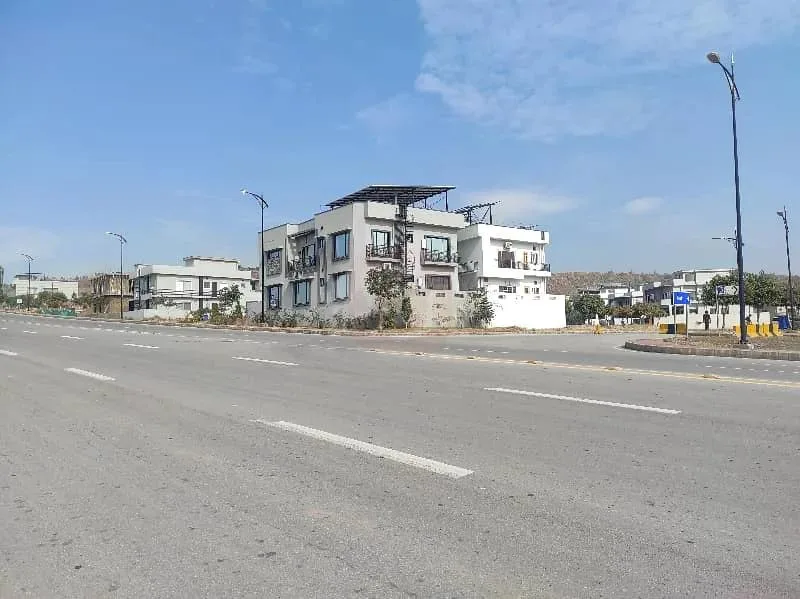Prime 10 Marla Residential Plot Available in Sector J, Bahria Enclave