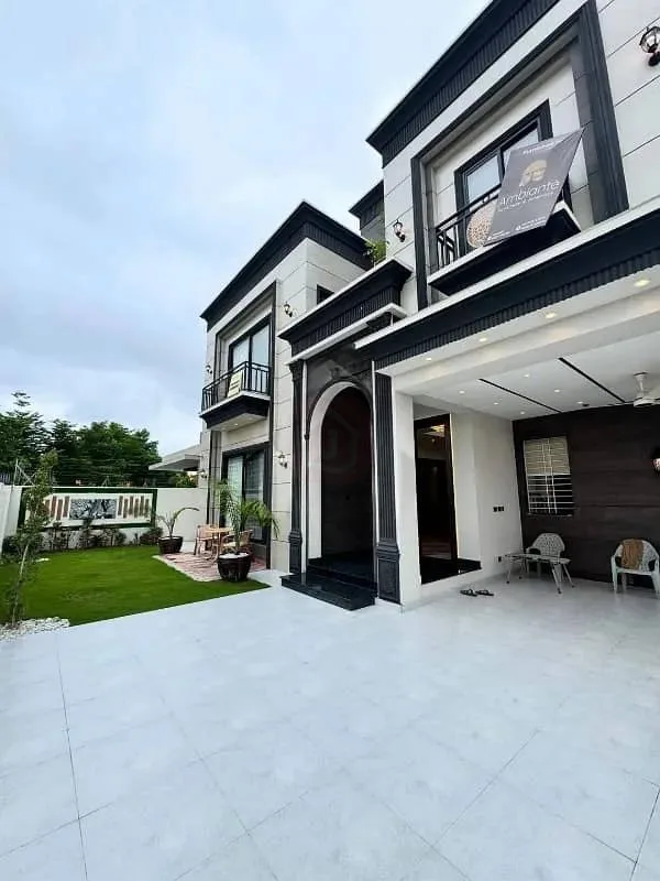 One Kanal Luxurious Fully Furnished Bungalow with Basement Servant Quarters in DHA Lahore