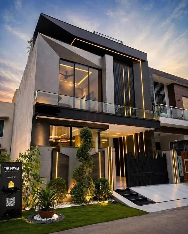 Elegant Bungalow with 100 Ft. Wide Access in Prime Locale