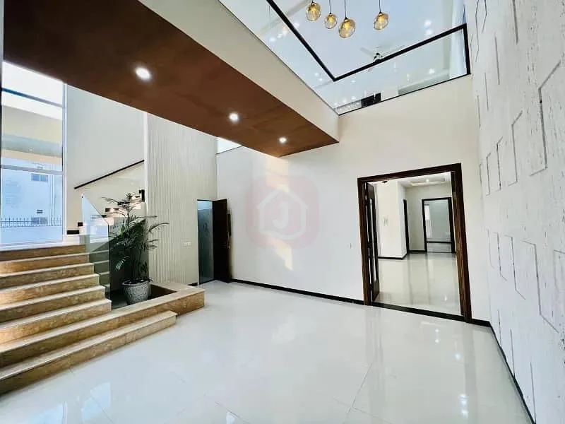 Elegant 1 Kanal House Available for Sale in DHA I_R
