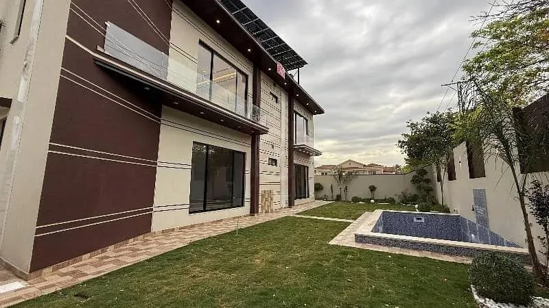 Contemporary 2.5 Kanal Mansion in DHA Defence Phase 2