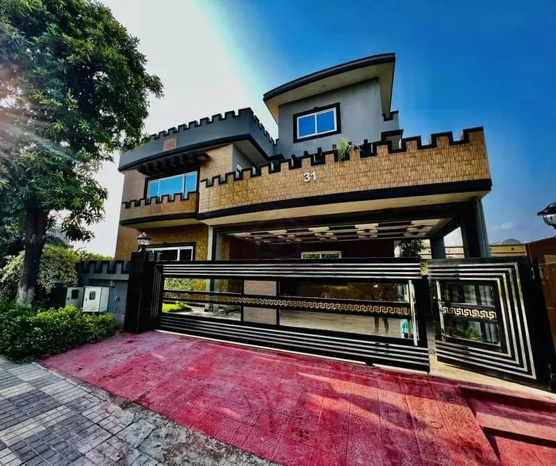 Well-Maintained Used House with Gas for Sale