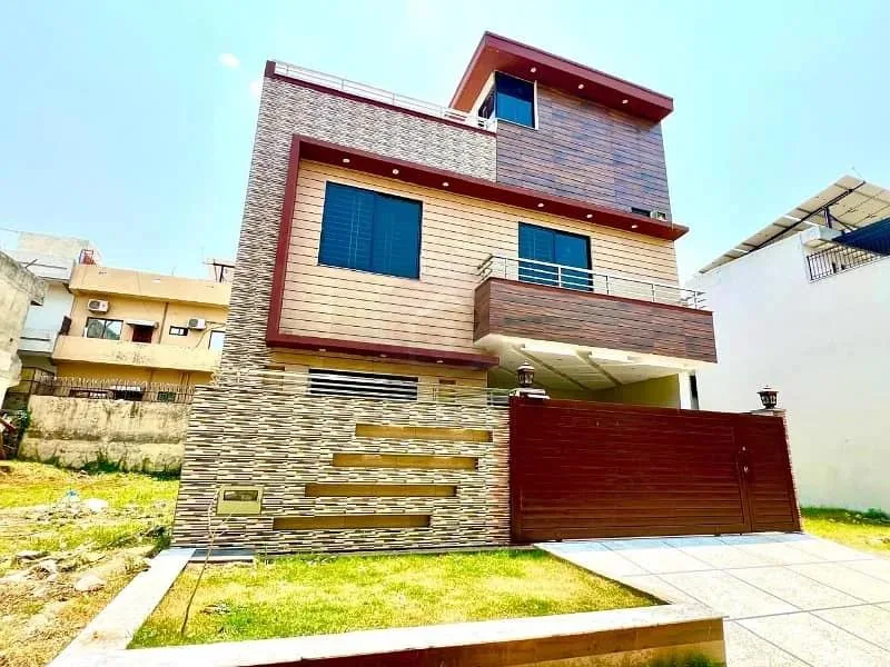 8 Marla Double Storey House for Sale in Multi F-17 Islamabad