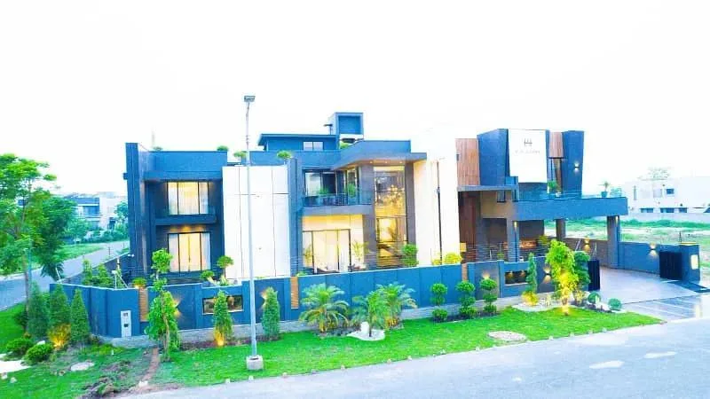 4 Kanal Ultra-Modern Luxury Bungalow with Basement and Pool in DHA Lahore