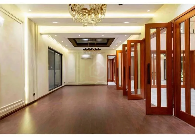 Stunning One Kanal Ultra-Modern Bungalow with Servant Quarters for Sale in DHA Lahore