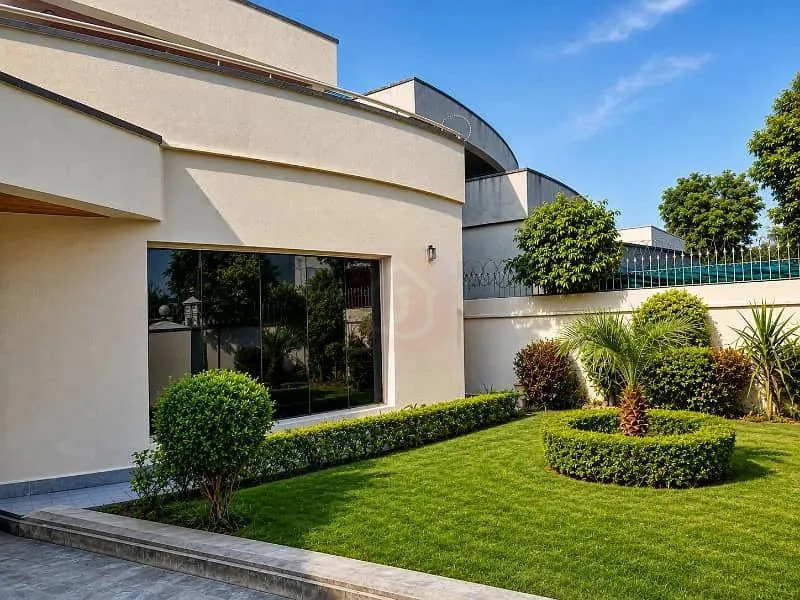 Prime Park Facing Property in F-8 Islamabad