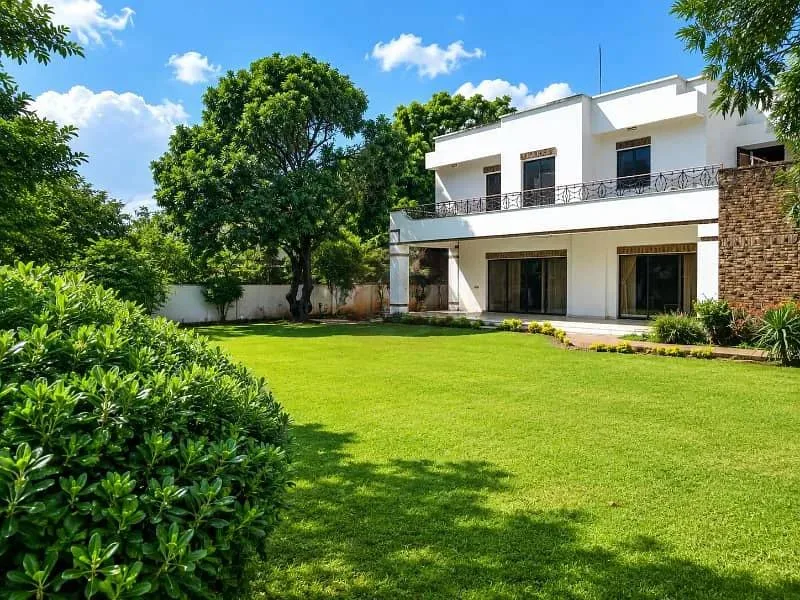 4 Kanal Old House in Prime Location, Islamabad F-6