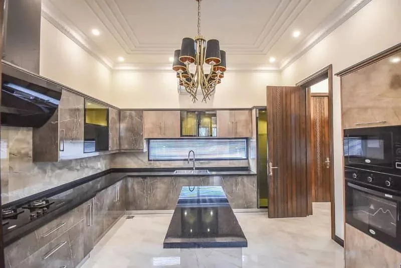 1 Kanal Contemporary Villa Available Near Carrefour in DHA