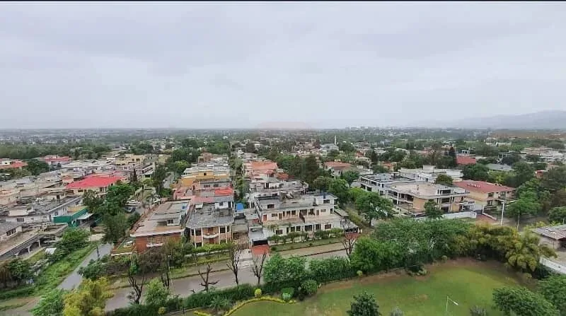 Central House Available in Top City 1 - Block I